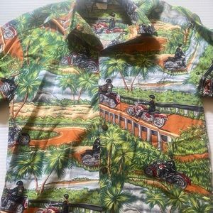 🔥 🔥 Vintage Yamaha motorcycle 🏍 Button Up shirt sleeve shirt.